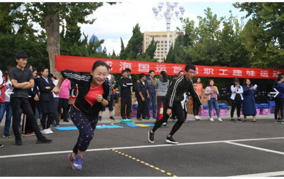 �������˾��С�ӭ���족�׽�ְ����������˶���